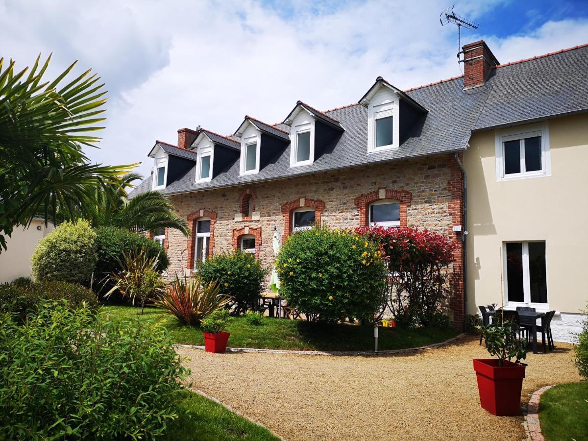Gites "Le Clos De La Baie" Paimpol Bagian luar foto