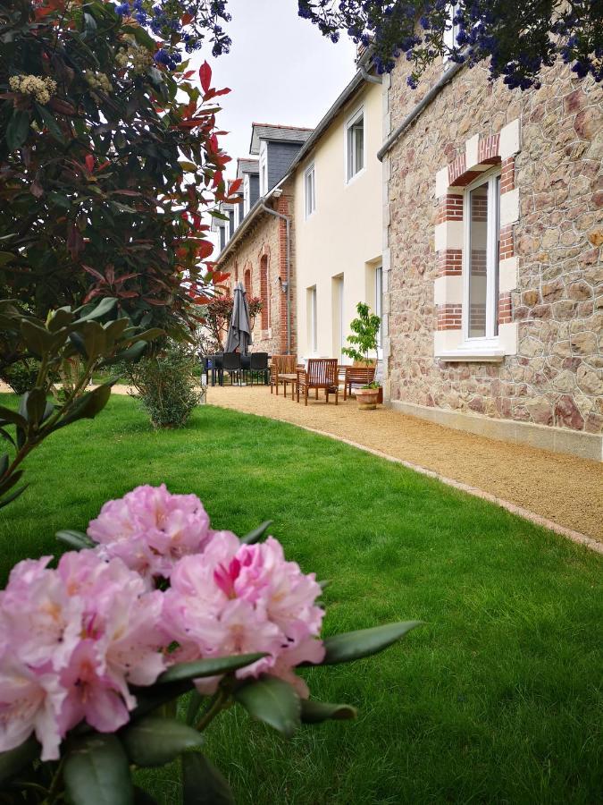 Gites "Le Clos De La Baie" Paimpol Bagian luar foto