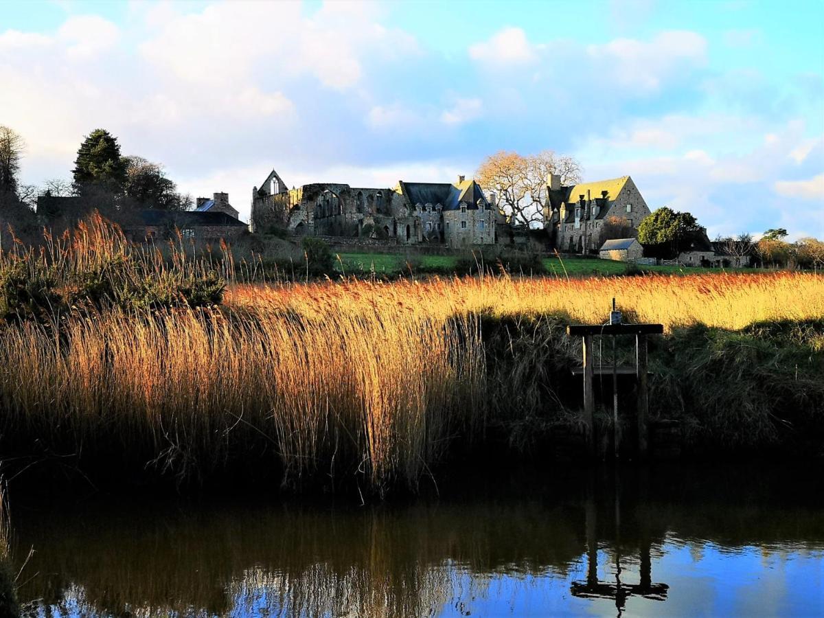 Gites "Le Clos De La Baie" Paimpol Bagian luar foto