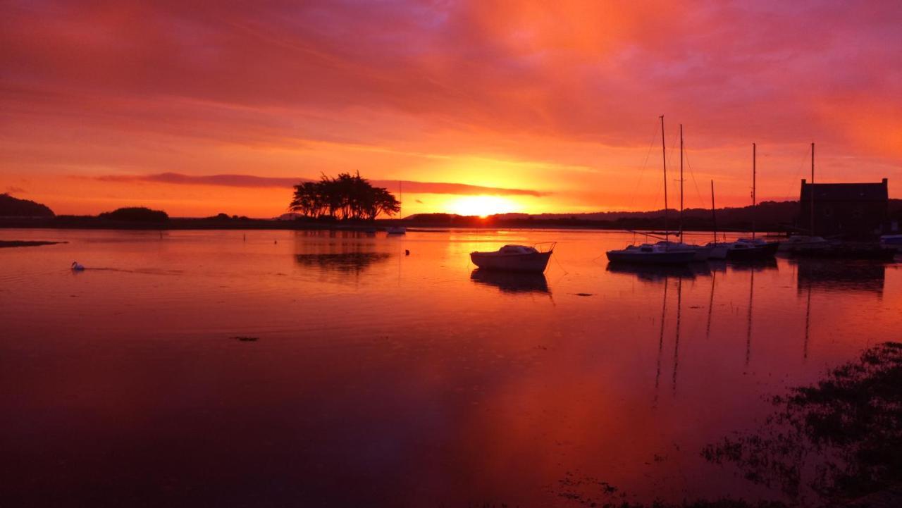 Gites "Le Clos De La Baie" Paimpol Bagian luar foto